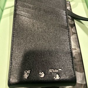 Black off White phone holder